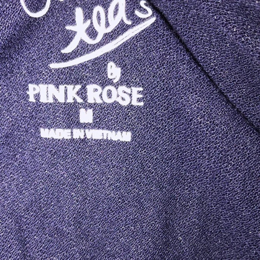 Sweet Tea’s size medium navy blue flowy top - Picture 6 of 7